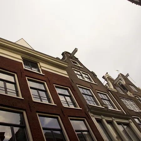 Attic Monkeys אמסטרדם